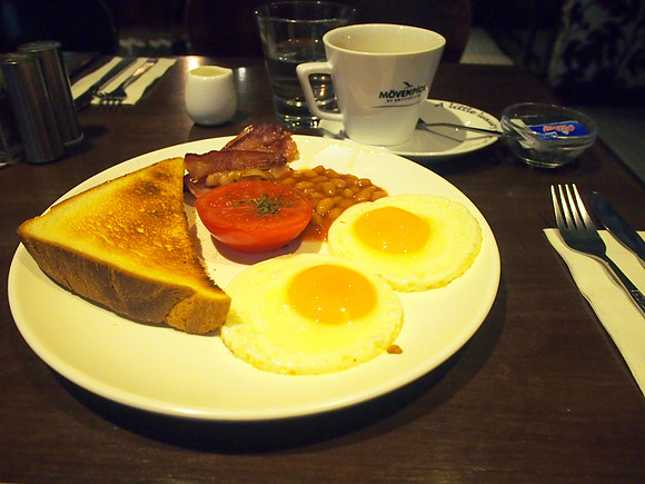 P3311758-casa-breakfast