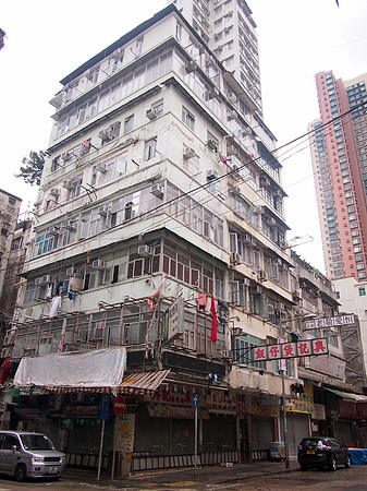 P3311761-old-hong-kong-apartments
