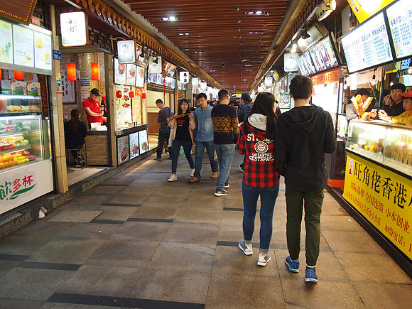 P3311840-dongmen-food-street