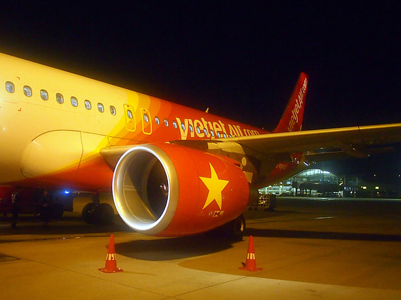 P4011854-vietjet-at-hkg