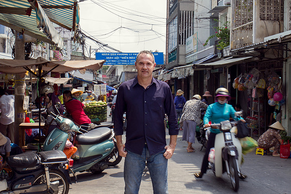 james-saigon-street
