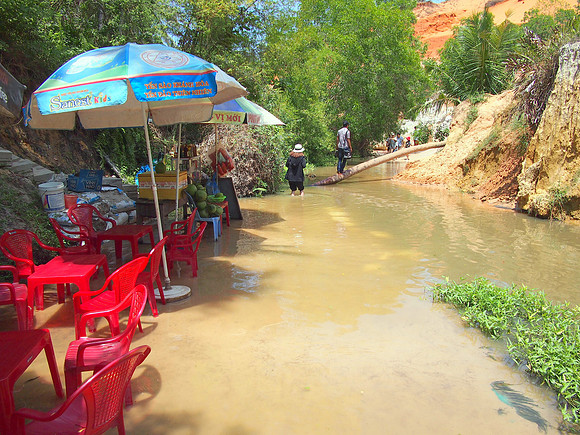 P5022129-water-cafe