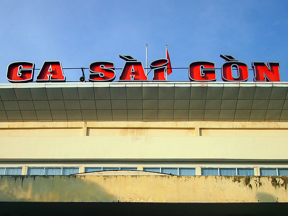 P4302042-ga-sai-gon