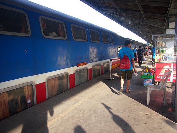 P4302044-train-at-saigon