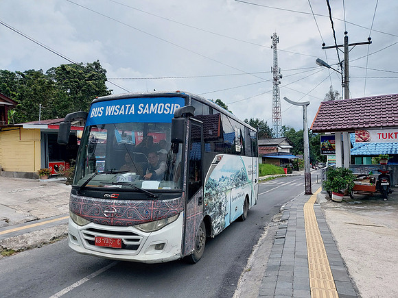 20230807_161843-tour-bus