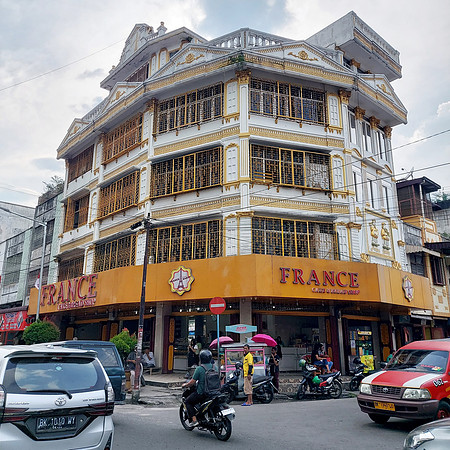 20230812_161425-france-bakery