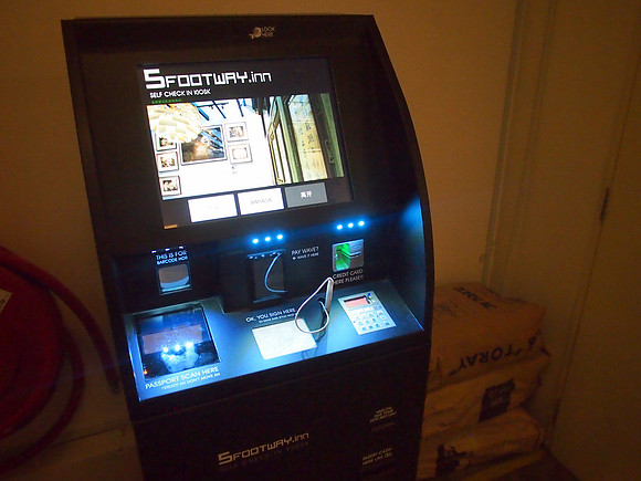 P5102310-check-in-machine