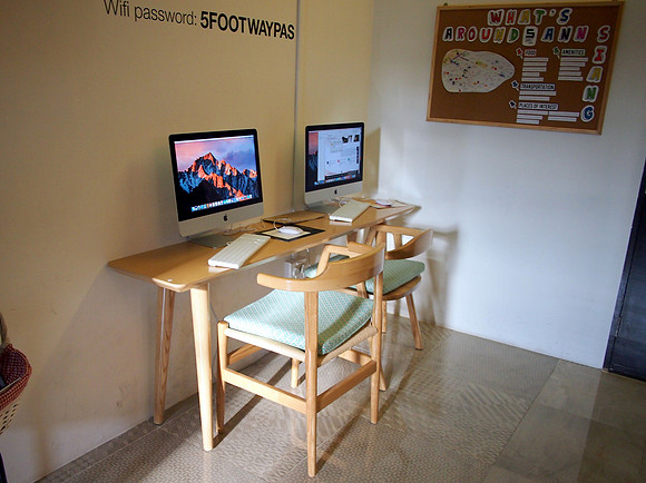 P5112380-public-computers