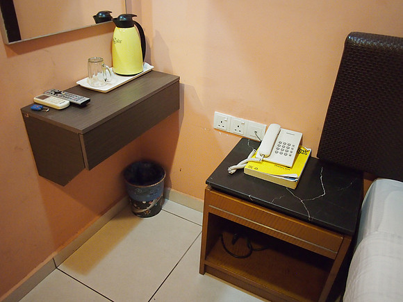 P5152579-al-jafs-desk