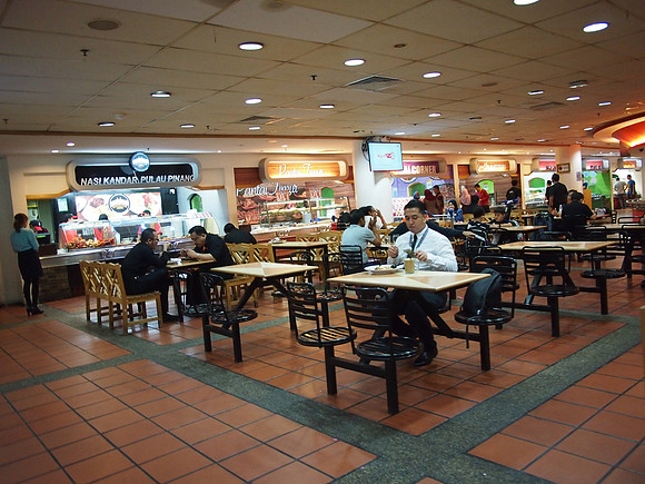 P5142511-food-garden-tables