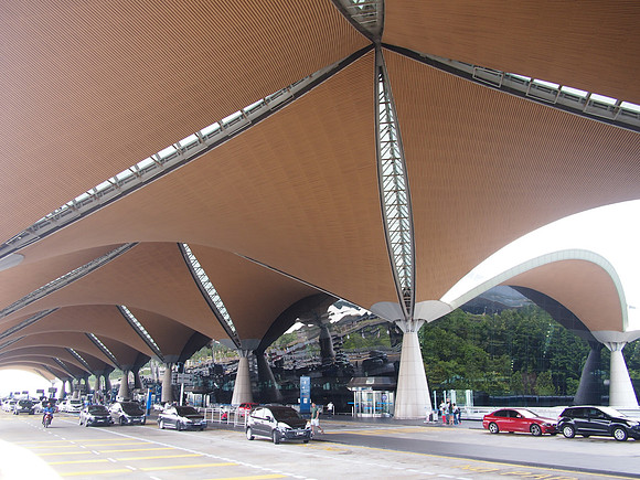 P5142515-klia-entry