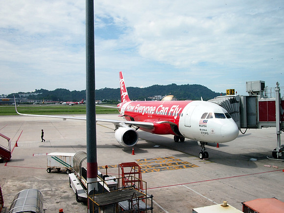 P5243228-airasia-to-sgn