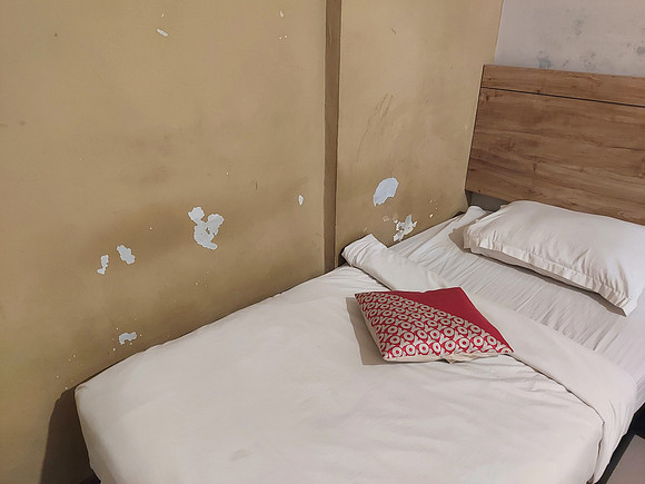 20230813_134844-oyo-grimy-wall