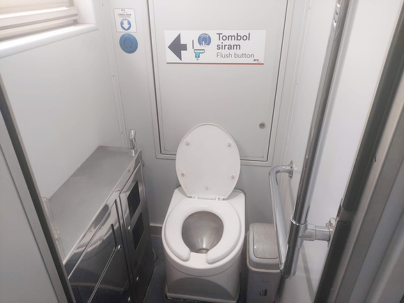 20230728_123930-kualanamu-toilet