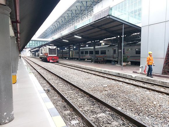 20230801_072942-loco-arriving-medan