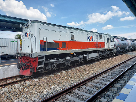 20230803_133442-fuel-train-tebing-tinggi