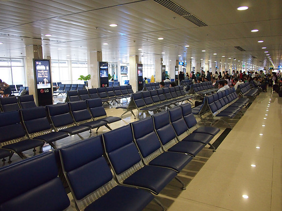 P6253602-domestic-departures