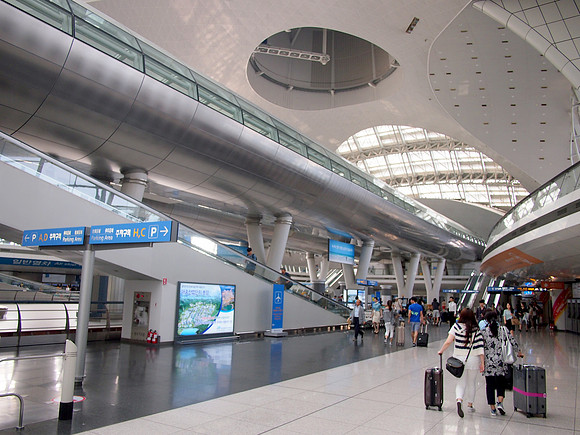 P6283865-airport-train-station