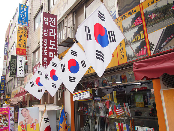 P6283874-south-korea-flags