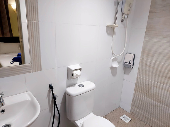 20240515_223022-sun-inns-bathroom