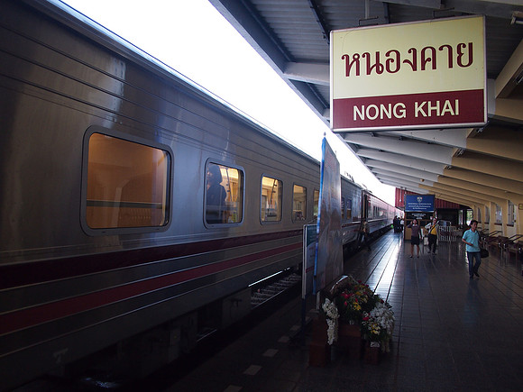 PC058907-train-at-nong-khai