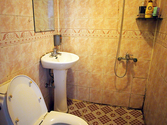 P6283955-myeongdong-town-guesthouse-bathroom