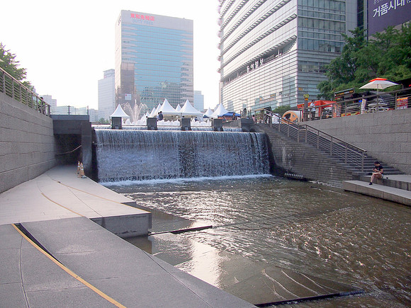 P6283968-cheonggyecheon-stream-source