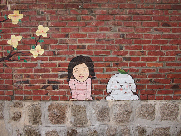 P6294067-girl-and-dog-mural