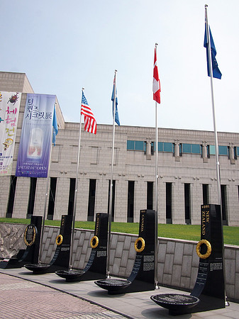 P6304242-memorial-flags