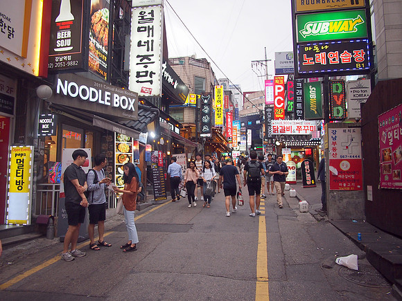 P7014425-gangnam-back-streets