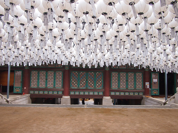 P7034525-bongeunsa-temple-lanterns