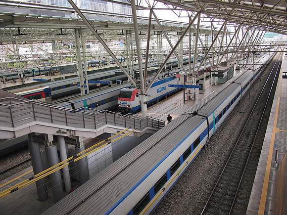 P7044601-seoul-station-platforms