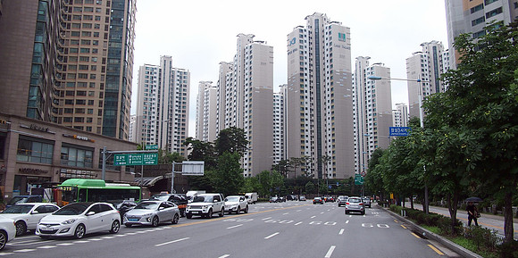 P7034475-housing-blocks