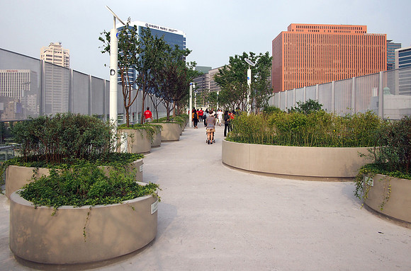 P7054718-seoullio-walkway