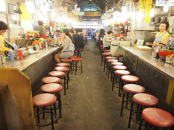 P7054721-market-food-stalls