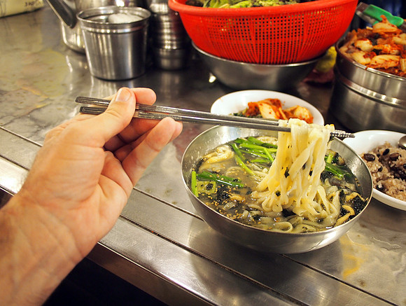 P7054727-metal-chopsticks