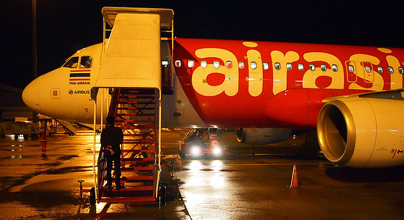 P7074901-airasia-at-dmk