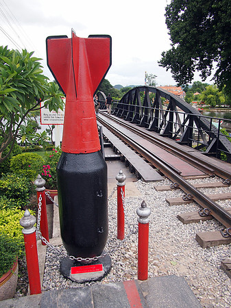 P7175393-bridge-bomb