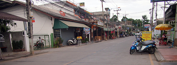 P7175452-tourist-road