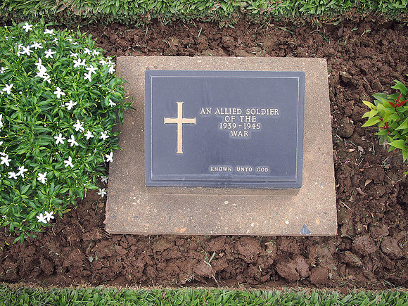 P7175465-unknown-soldier