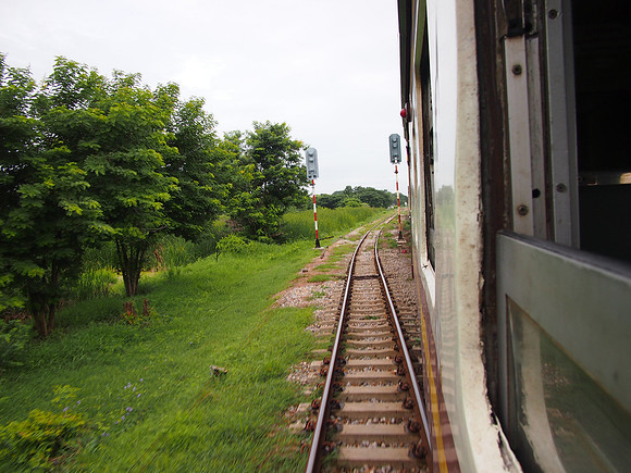 P7175286-passing-loop-nakhon-pathom