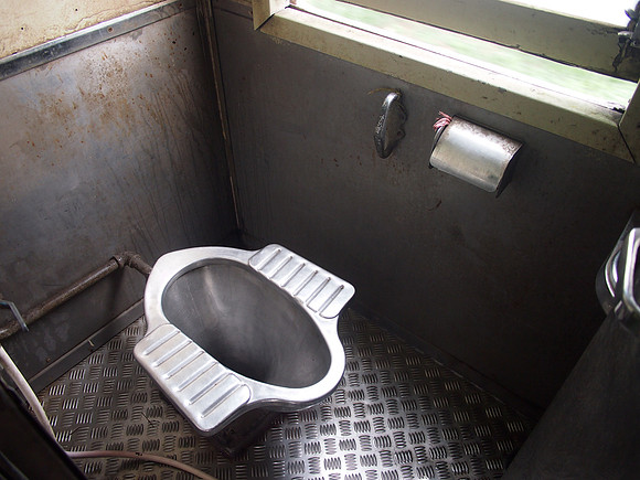 P7175303.-squat-toiletJPG