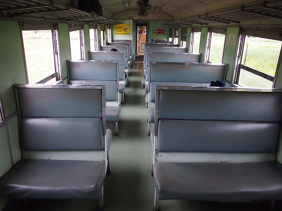 P7185484-namtok-thonburi-seats