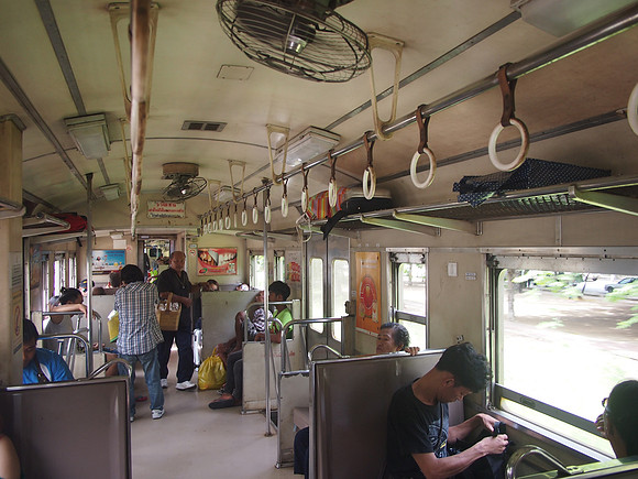 P7185530-slow-train-hua-hin