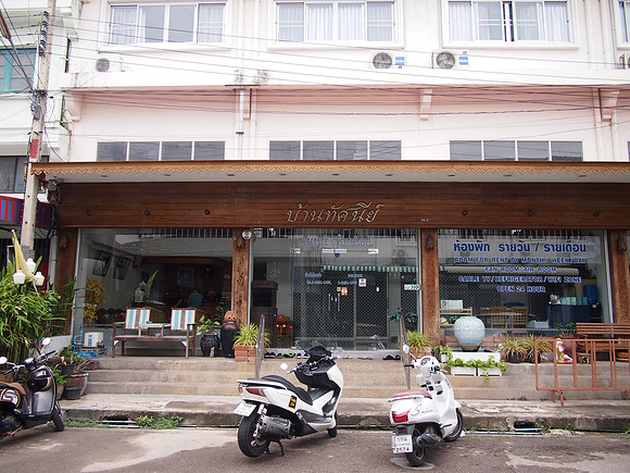 P7185548-thasanee-hotel