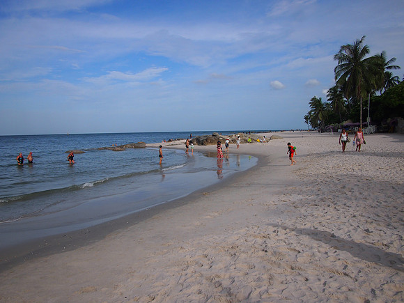P7195589-hua-hin-beach