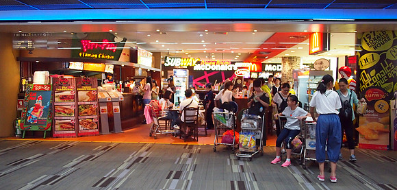 P7255662-food-court