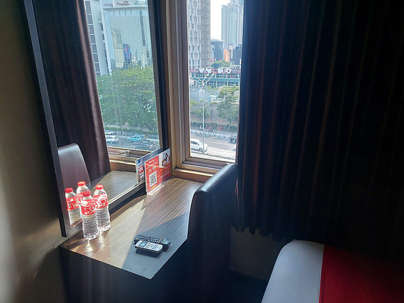 20230814_142409-thamrin-desk