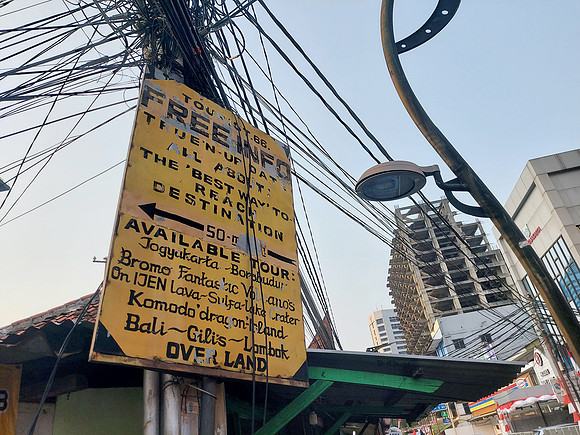 20230814_163030-jl-jaksa-travel-sign