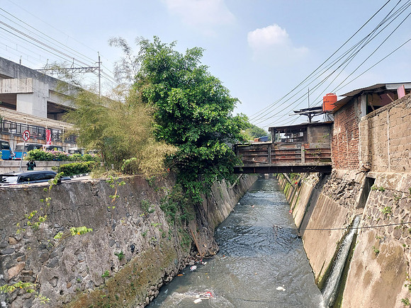 20230815_105839-canal-near-manggarai
